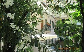 Il Giardino degli Oleandri